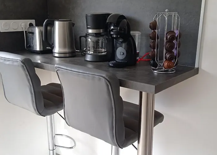 Maison Au Calme Avec Jardin Et Piscine Raphael Holiday home *