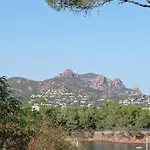 Maison Au Calme Avec Jardin Et Piscine Raphael *