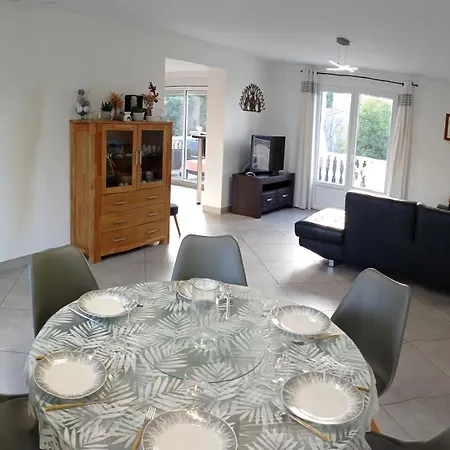 Holiday home Maison Au Calme Avec Jardin Et Piscine Raphael Saint-Raphael (Var)