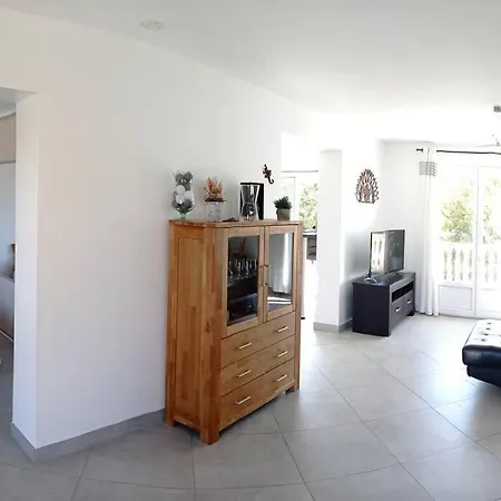 Maison Au Calme Avec Jardin Et Piscine Raphael Casa de Férias