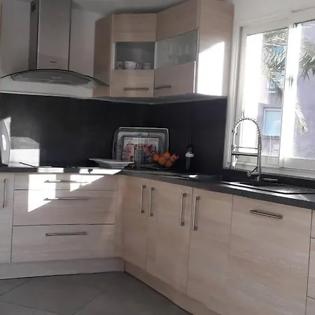 Maison Au Calme Avec Jardin Et Piscine Raphael Casa de Férias Saint-Raphaël