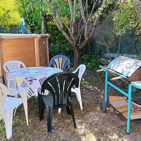 Vakantiehuis Maison Au Calme Avec Jardin Et Piscine Raphael