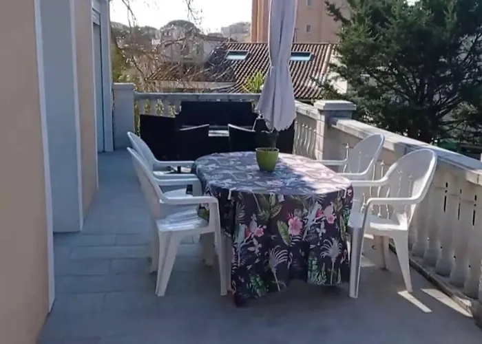 Сasa de vacaciones Maison Au Calme Avec Jardin Et Piscine Raphael