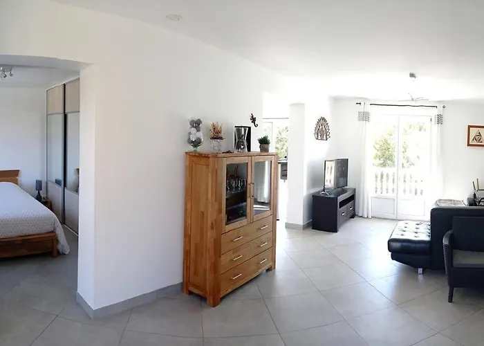 Maison Au Calme Avec Jardin Et Piscine Raphael 別荘