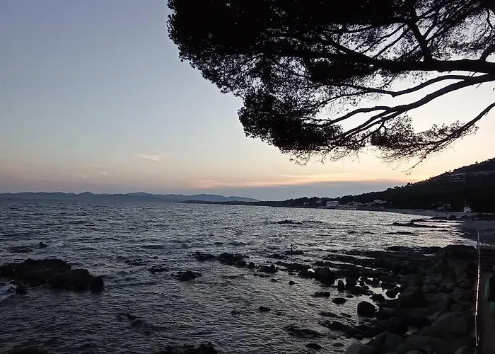 Maison Au Calme Avec Jardin Et Piscine Raphael *